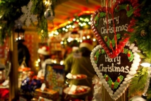 В Париже открылся рождественский рынок 
